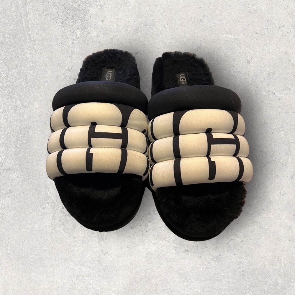 UGG MAXI SLIDE LOGO SIZE 7 PERFECT CONDITIONS